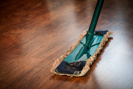 mop-cleaning-dark-wood-floor